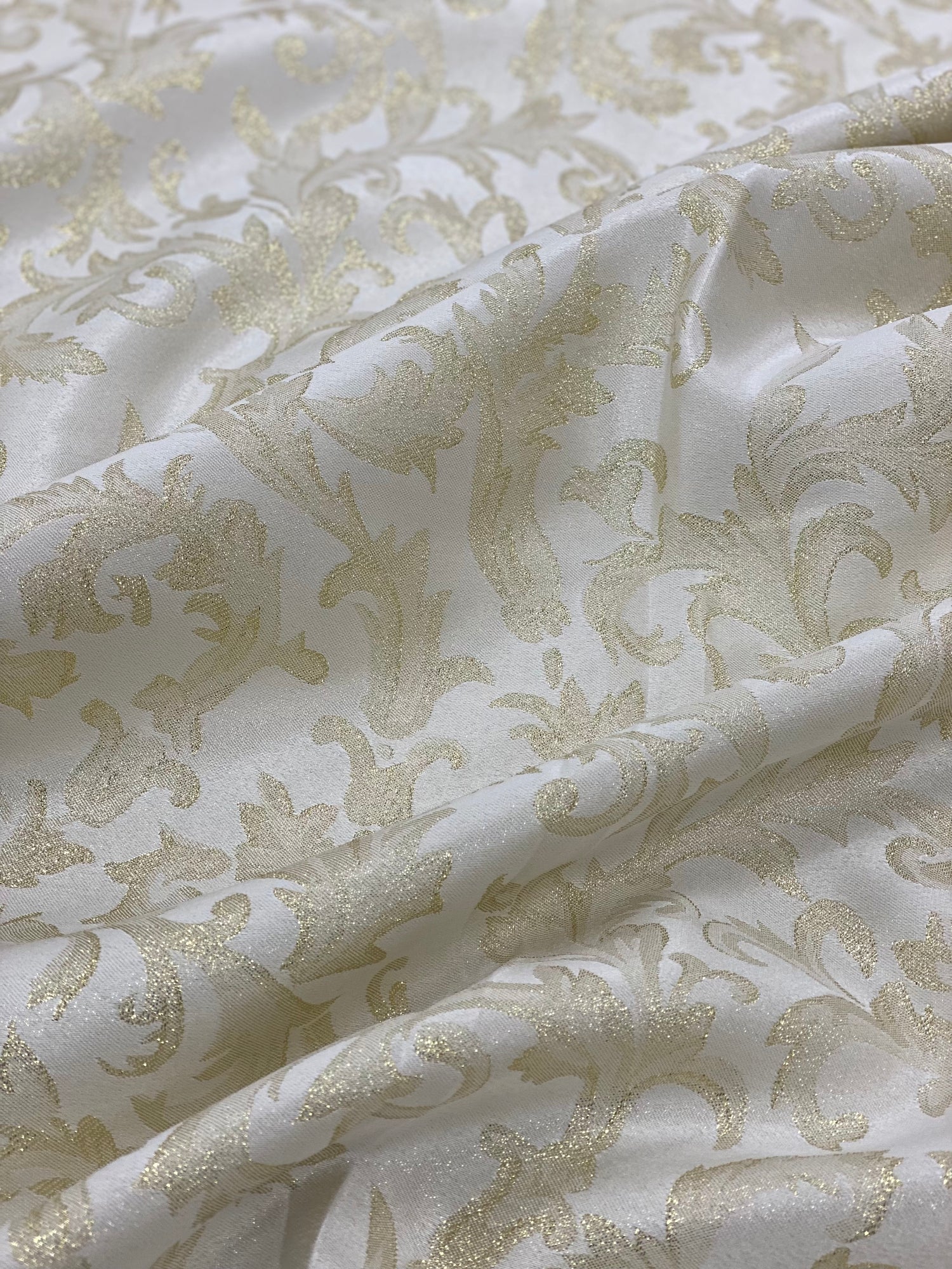 TESSUTO JACQUARD LAME' ORO H 280 – TESSILANDIA S.A.S DI BELTRAME EZIO P.IVA  02316780283